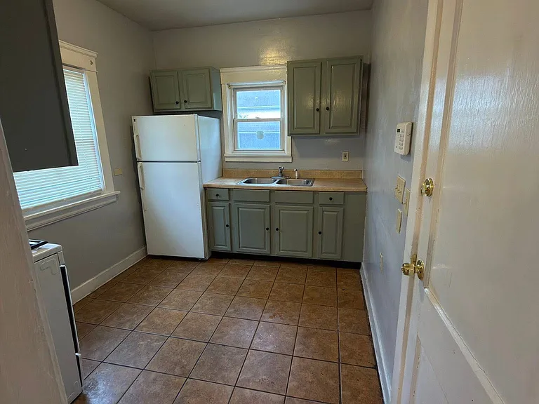 3369 E 118th St #1 — Photo 5
