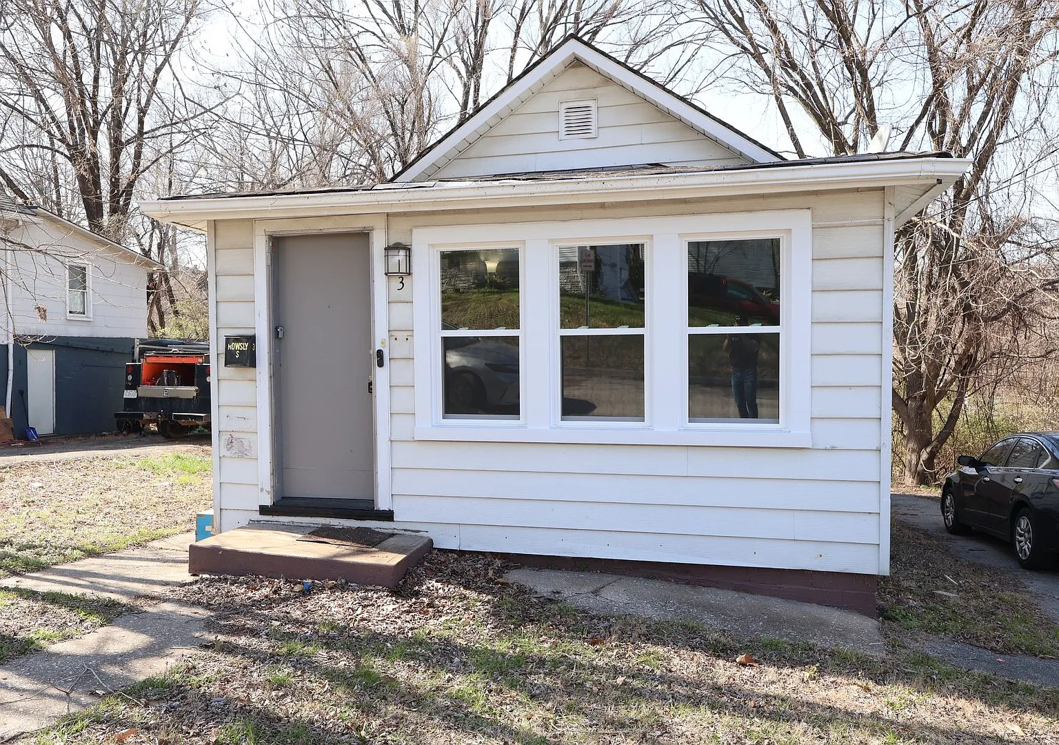 Cozy and recently updated 2-bedroom, 1-bath bungalow in Jennings! — Photo 1