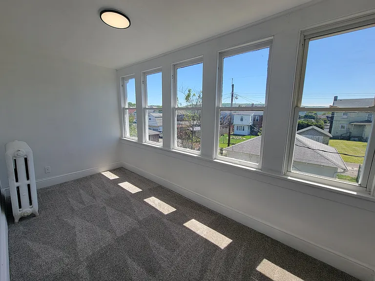 632 Hill Top Dr — Photo 5
