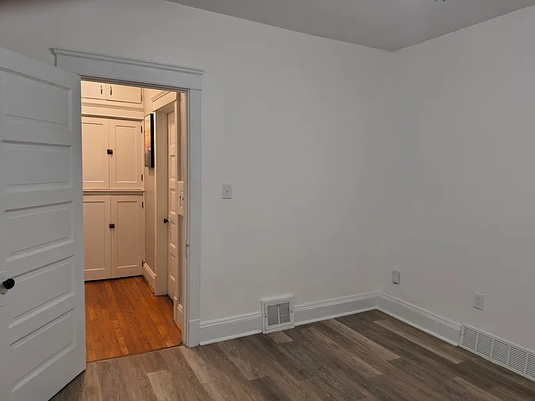 1440 Larchmont Ave #UPPER — Photo 18