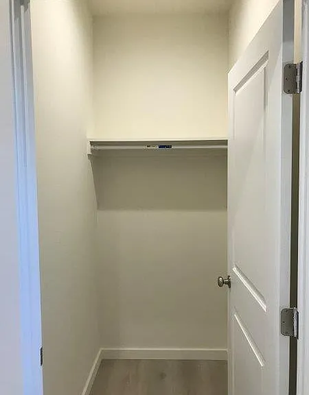 Walk in Closet Bedroom 2