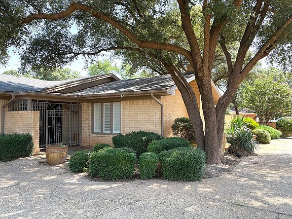 4th image of 1701 E Carter Dr
