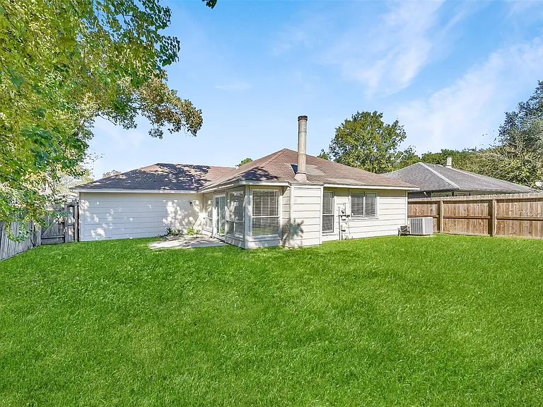 2306 Piddler Dr — Photo 35