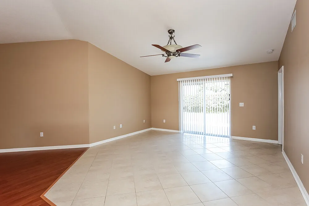 4 bed, 2.0 bath, 1549 sqft, $3,660 — Photo 4