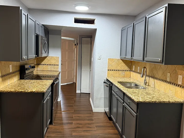 1124 Joshua Tree Dr — Photo 8