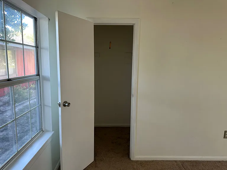 107 Reel Ct — Photo 9
