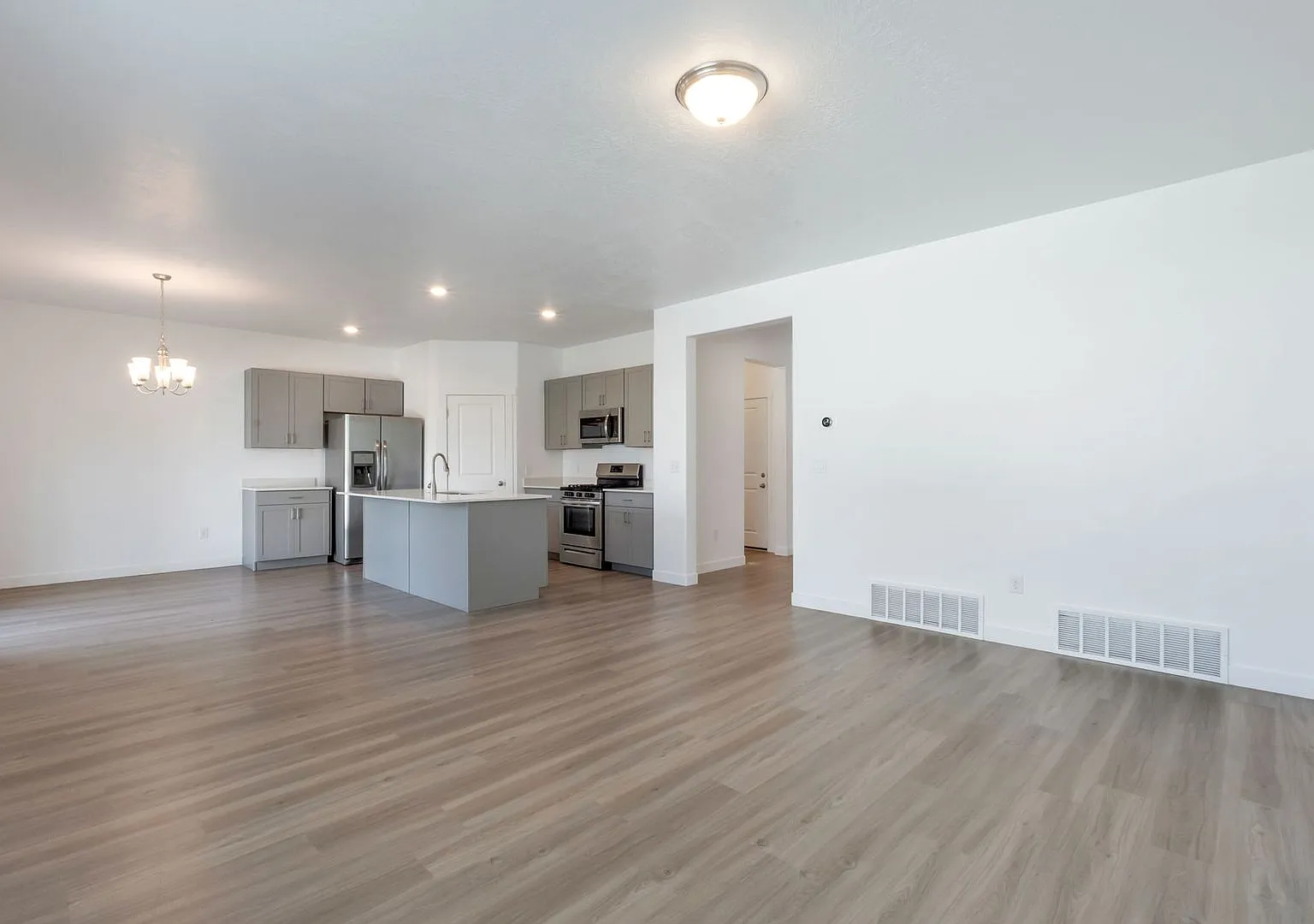 STOP the endless search, THIS is your new home! — Photo 1