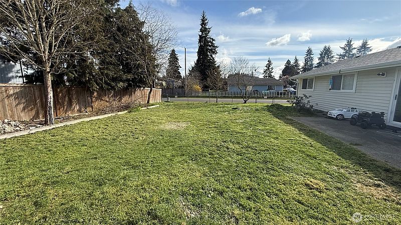 5th image of 17123 E 6th Avenue Ct