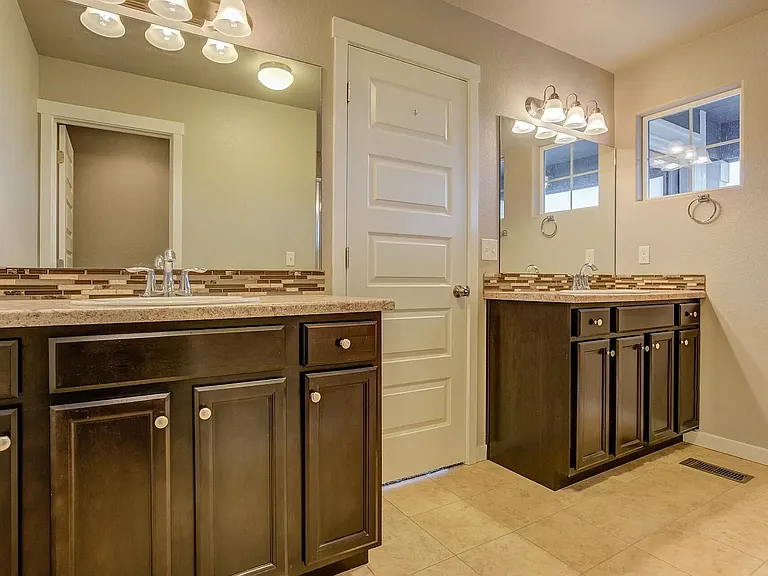 2335 Falkirk Dr — Photo 29
