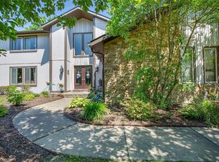 961 Arborway Dr, Akron, OH 44333