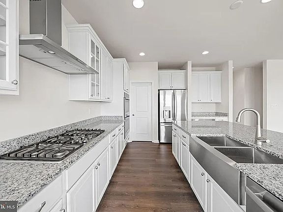 3rd image of 635 Corbit Dr