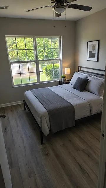 4 bed, 3.0 bath, 1200 sqft, $741 — Photo 2