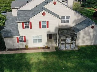 1269 Lake Dr, Newport News, VA 23602