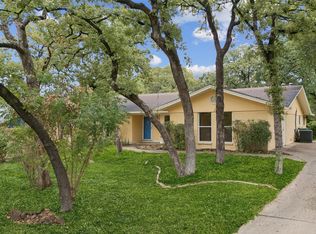 809 Valley Oaks Ln, Arlington, TX 76012