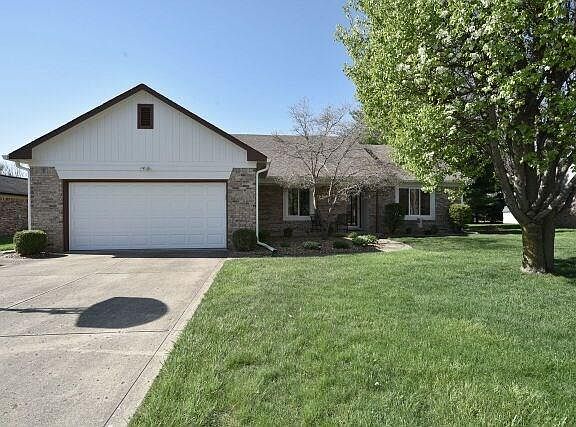 4th image of 1017 Cedar Glen North Dr