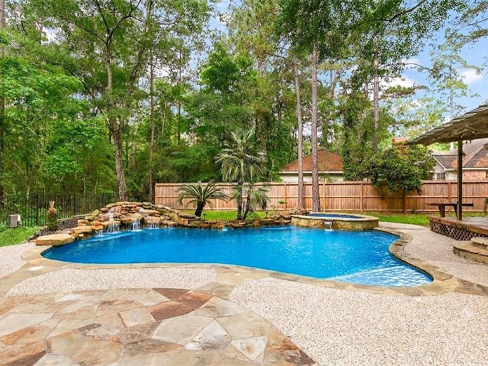 1st image of 71 E Sterling Pond Cir