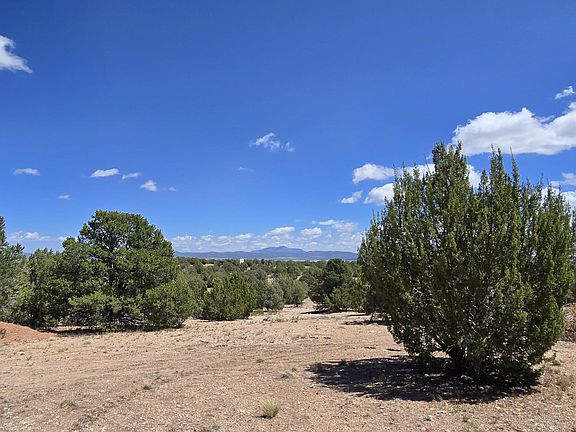 4th image of 2795 W Poppy Rd