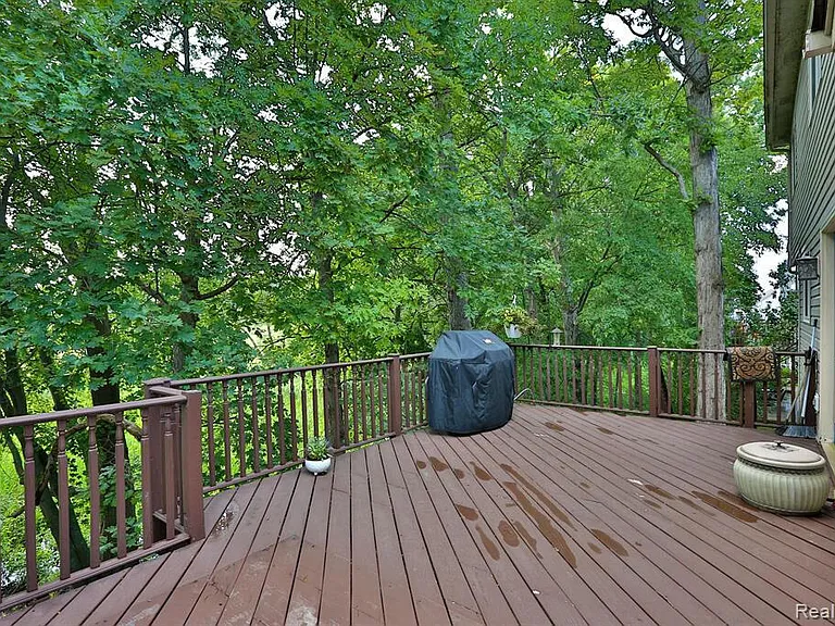 3288 Hickory Dr — Photo 11