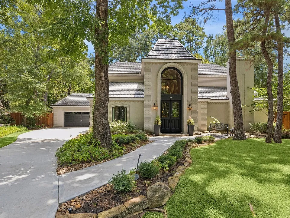 27 Cedarwing Ln