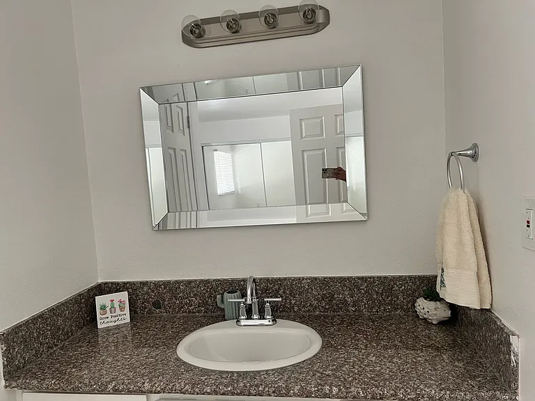 15848 Saticoy St #6 — Photo 8