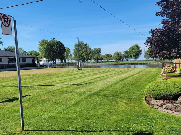 Vacant Huron Point, Harrison Township, MI 48045