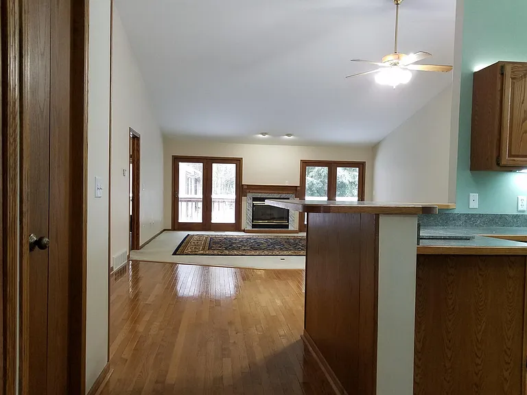 16828 Taft Rd — Photo 3