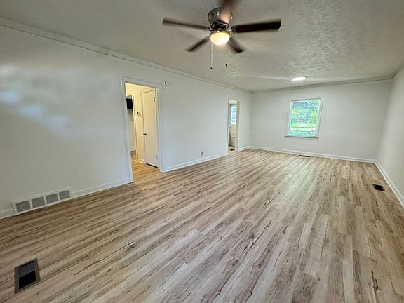 3rd image of 3552 Irwin Way
