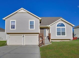 1808 Lauren Ln, Kearney, MO 64060
