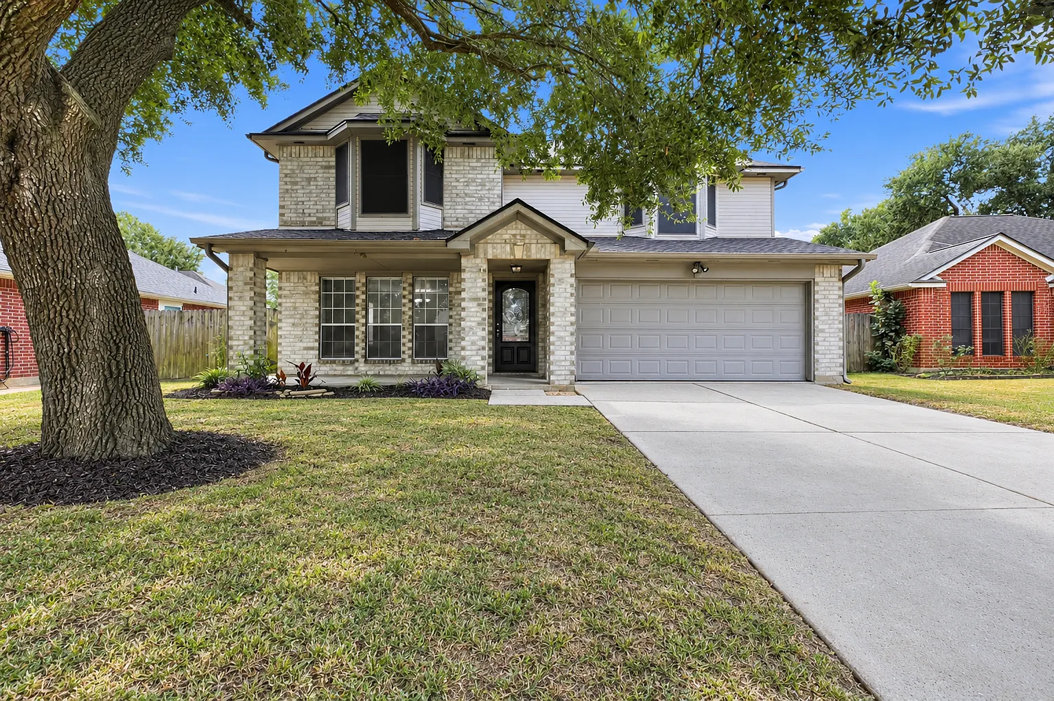 4 bed, 2.5 bath, 2353 sqft, $2,850 — Photo 1