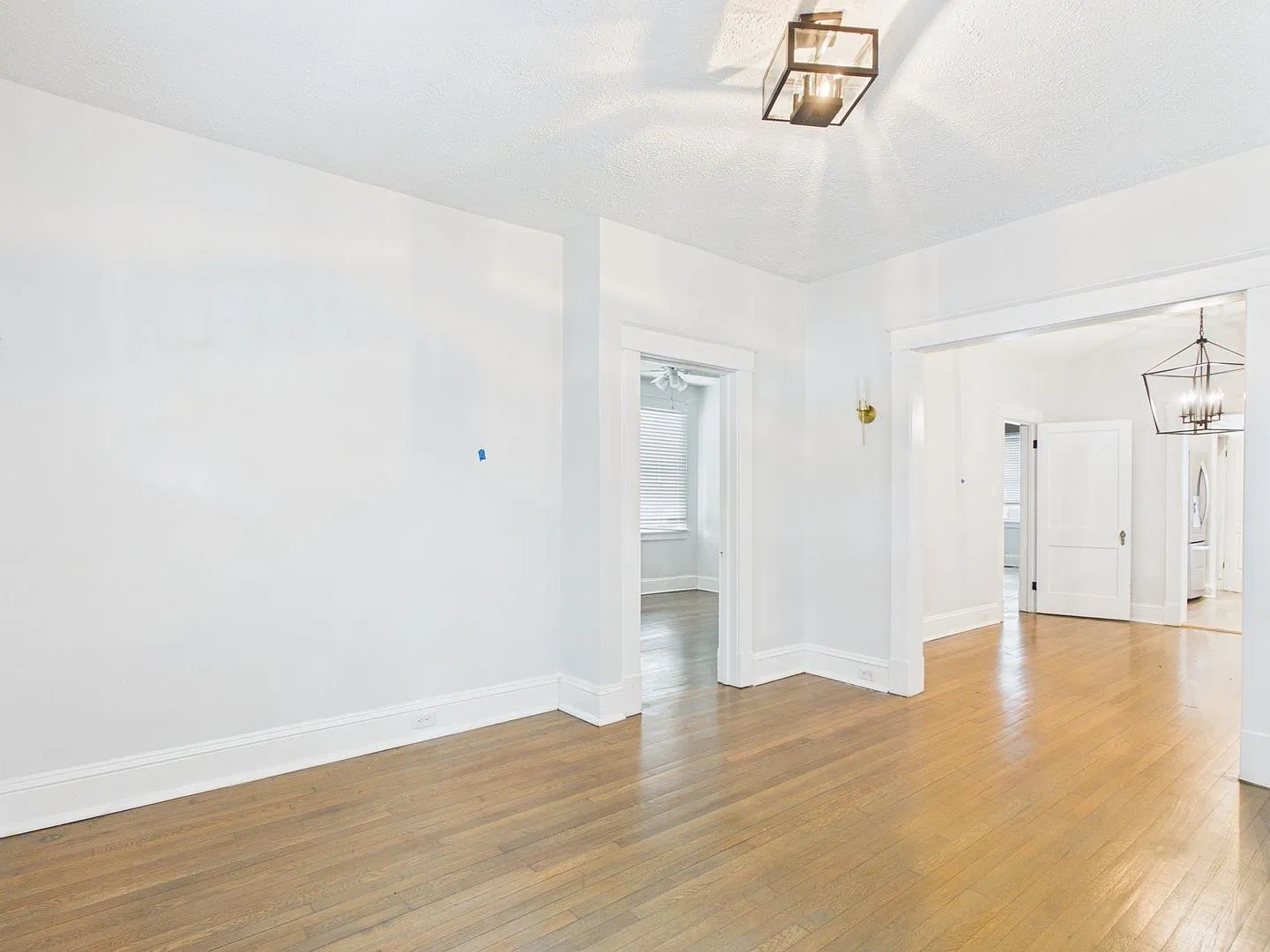 2 bed, 1.0 bath, 1056 sqft, $1,795 — Photo 2