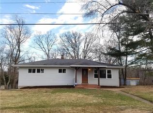 5516 Robert Rd, High Ridge, MO 63049