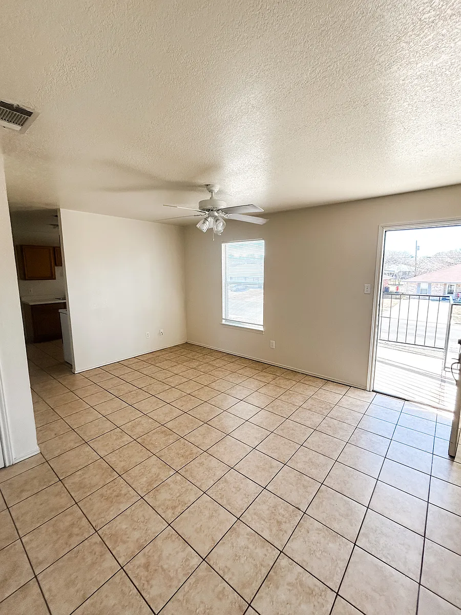 Building Photo - 1808 Windward Dr #D