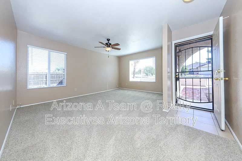 3 bed, 2.0 bath, 1140 sqft, $1,695 — Photo 3