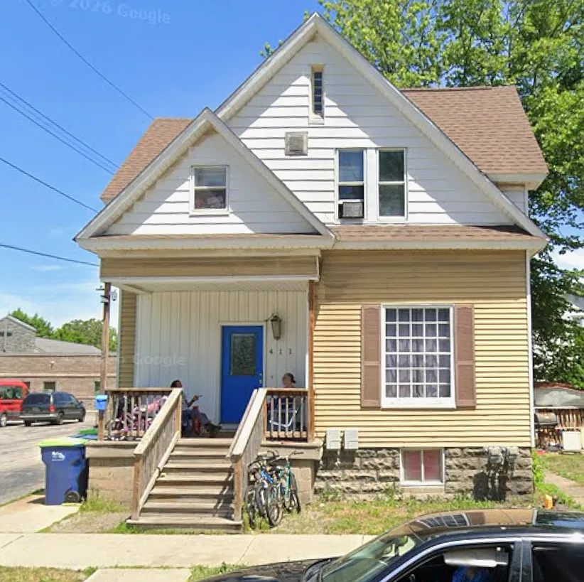 2 bed, 1000 sqft, $1,200 — Photo 1