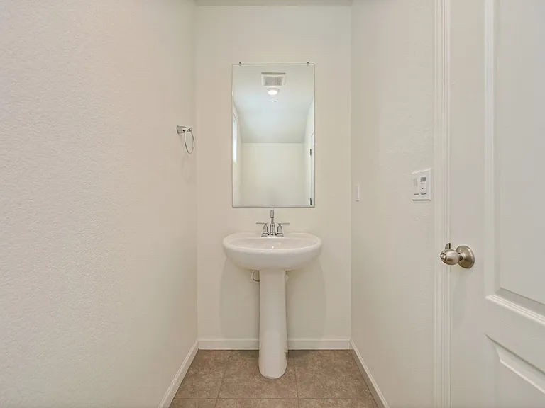 3209 Sunny Gate Ln — Photo 8