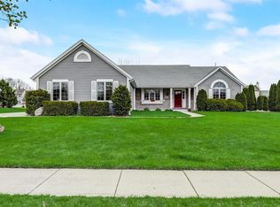 417 Eastern Trl, Mukwonago, WI 53149