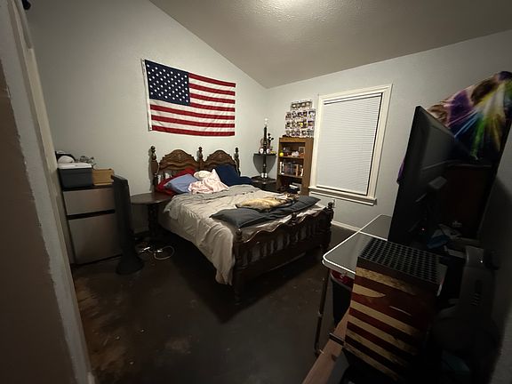 3rd image of 2002 Avenue V #B