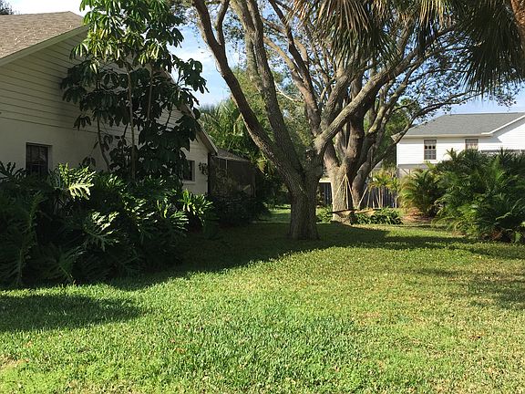 3rd image of 848 Brookstone Dr