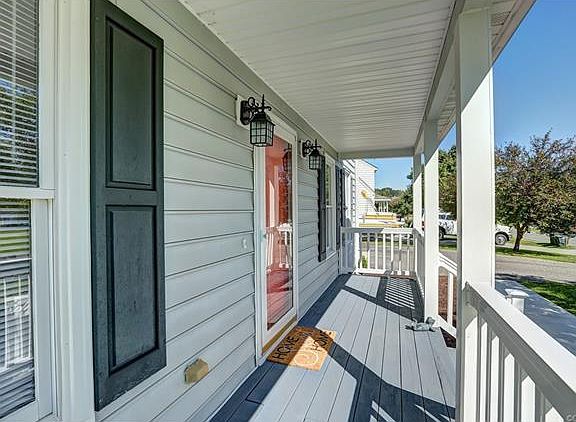 4th image of 8105 Kiwi Ln