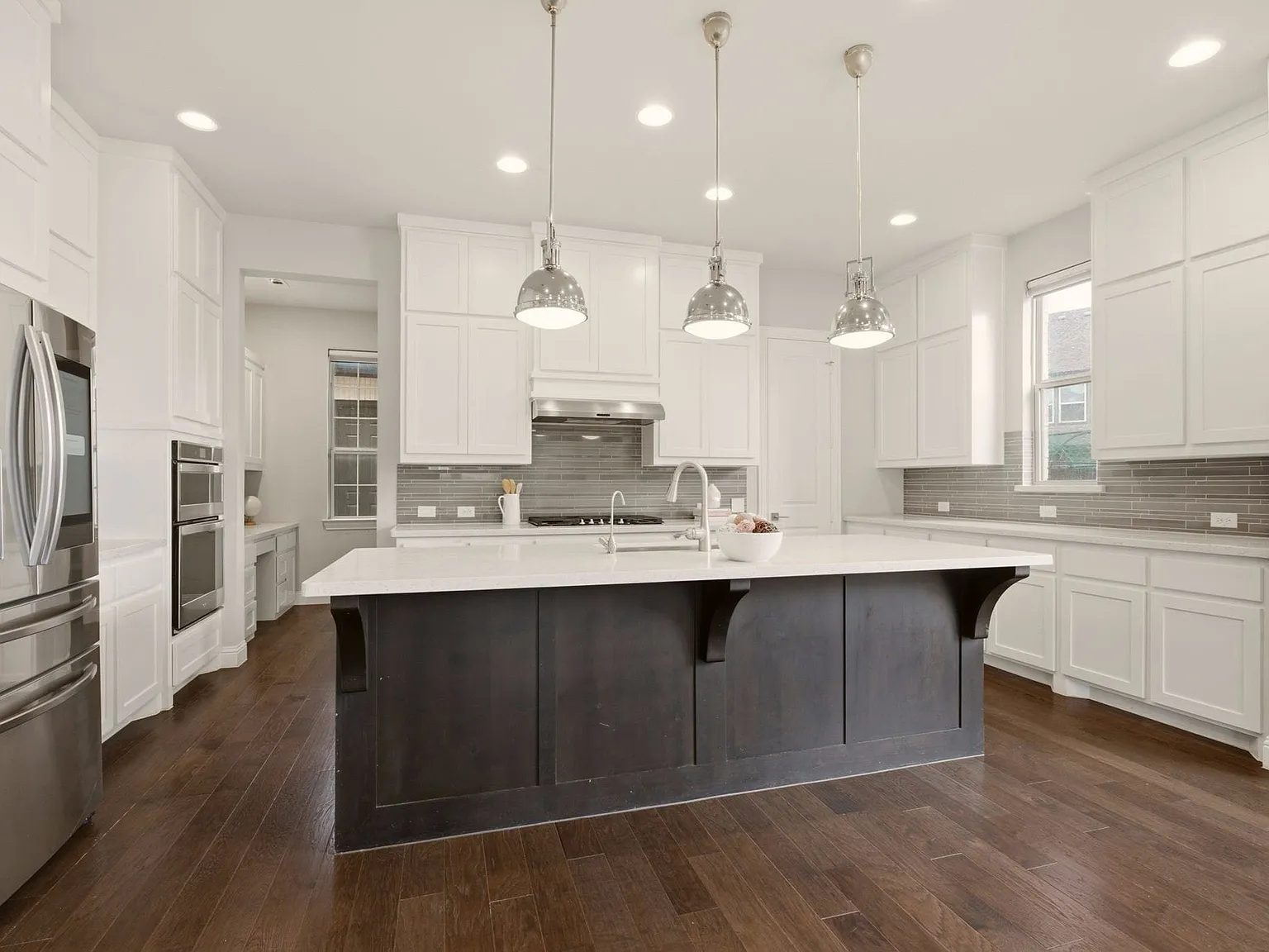 4 bed, 6.0 bath, 4187 sqft, $5,200 — Photo 4