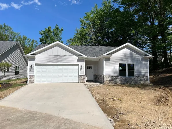 2447 Waterford Pointe Dr, Kent, OH 44240