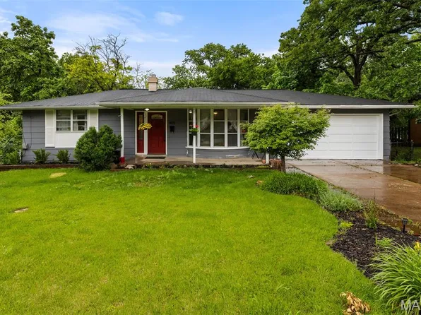 405 Oak Tree Dr, Saint Louis, MO 63119