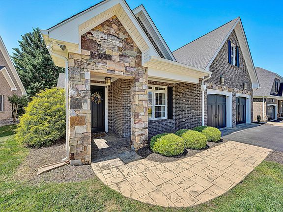 3rd image of 224 Stonecreek Way