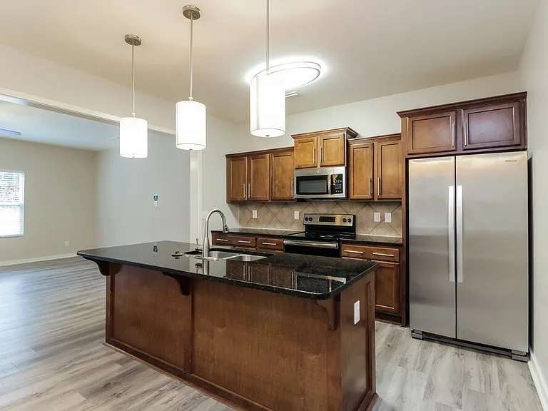 1048 Joselynn Dr — Photo 9