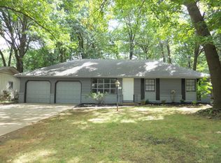 842 S Devonshire Dr, Springfield, MO 65802