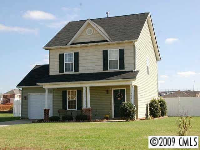 1st image of 104 Redstone Ln