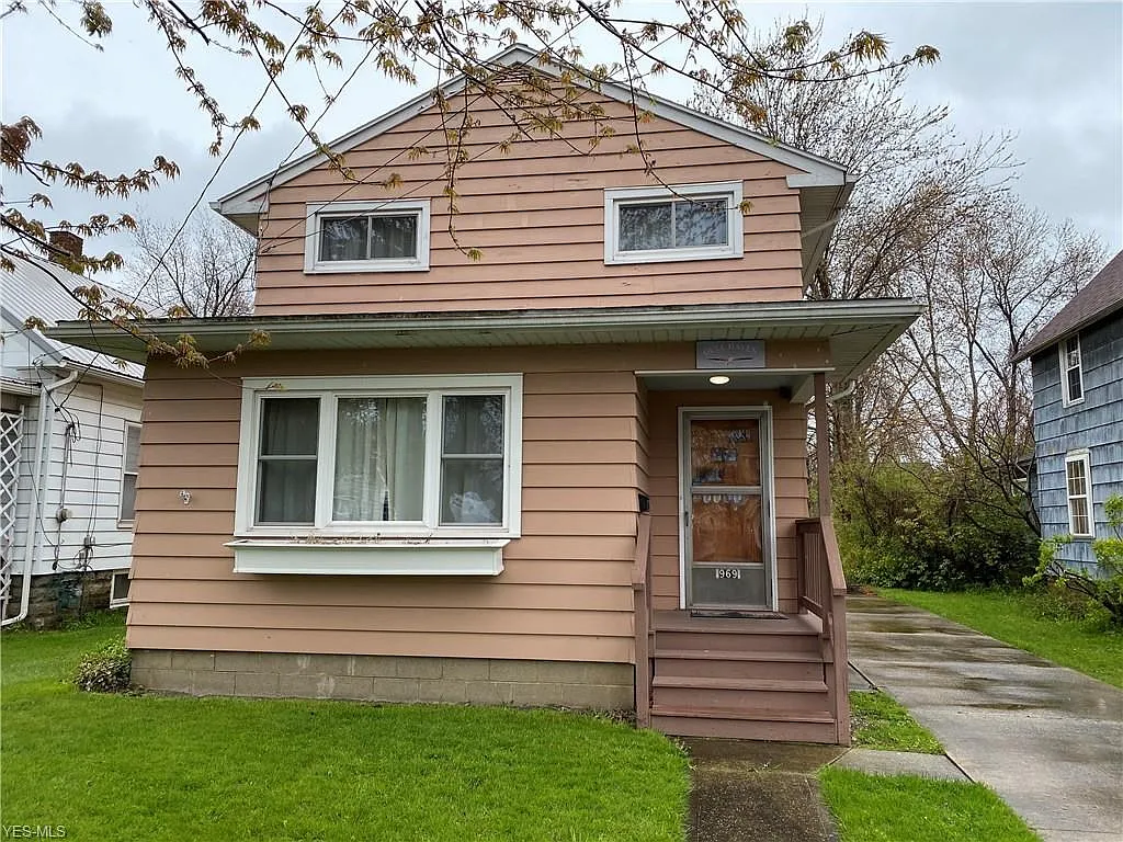 969 Buffalo St photo 1