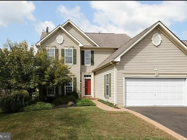 102 Summer Lea Ct, New Hope, PA 18938