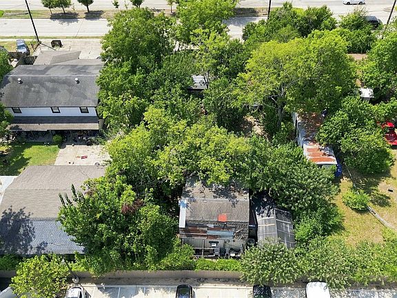 5th image of 2082 Antoine Dr