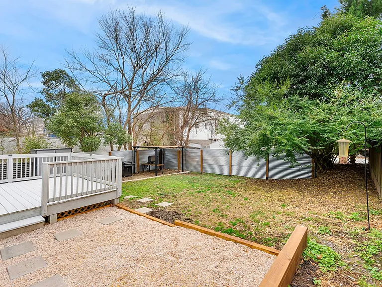 318 Wake Pl — Photo 16